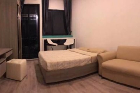 Студия в кондо в Ваттхане, Бангкок, Таиланд № 154912 - фото 1