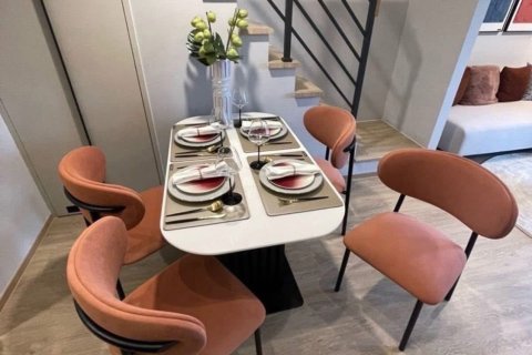 Condo in Bang Rak, Bangkok, Thailand, 2 bedrooms  № 154134 - photo 2