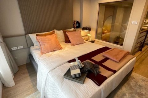 Condo in Bang Rak, Bangkok, Thailand, 2 bedrooms  № 154134 - photo 1