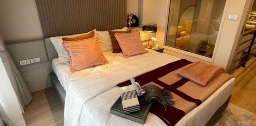 Condo in Bang Rak, Bangkok, Thailand, 2 bedrooms  № 154134