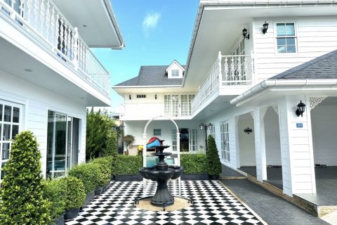 House in Phuket, Thailand 5 bedrooms № 138041 - photo 1