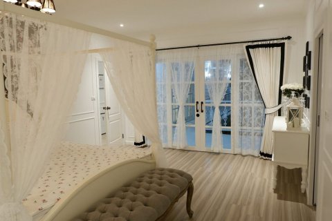 House in Phuket, Thailand 5 bedrooms № 138041 - photo 7