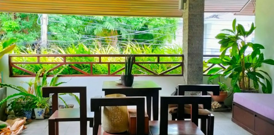 Townhouse à Watthana, Bangkok, Thaïlande 4 chambres № 138086