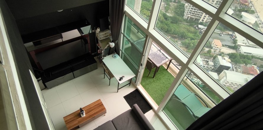 Condo in Pattaya, Thailand, 2 bedrooms  № 138087