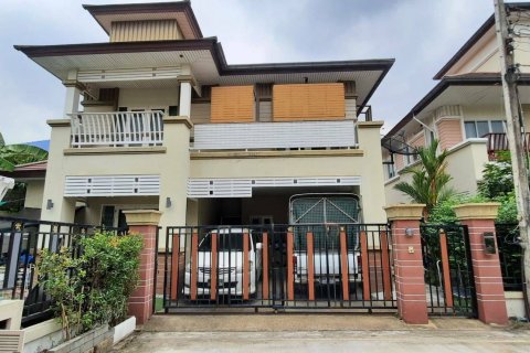 Maison à Nonthaburi, Thaïlande 3 chambres № 148939