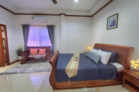 Villa in Pattaya, Thailand 3 bedrooms № 172210 - photo 9