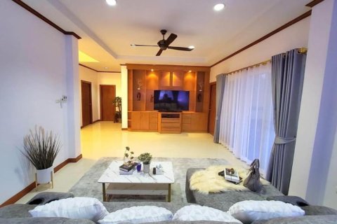 Villa in Pattaya, Thailand 3 bedrooms № 172210 - photo 7