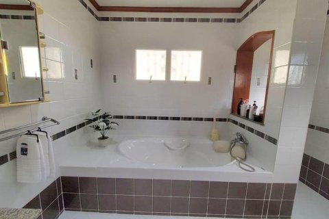 Villa in Pattaya, Thailand 3 bedrooms № 172210 - photo 12
