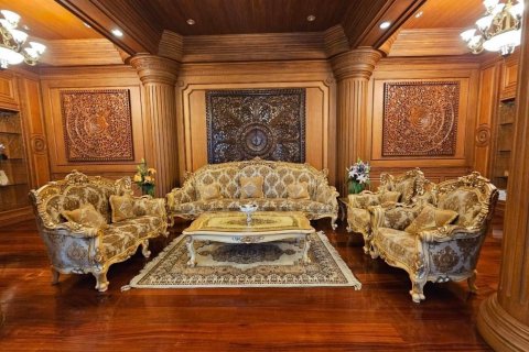 Villa in Pattaya, Thailand 5 bedrooms № 140935 - photo 16