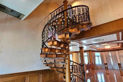 Villa in Pattaya, Thailand 5 bedrooms № 140935 - photo 11