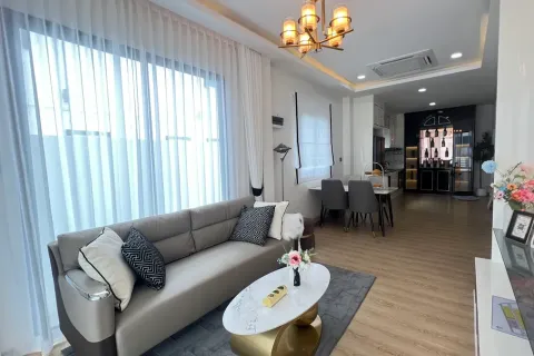 House in Pattaya, Thailand 3 bedrooms № 210539 - photo 4