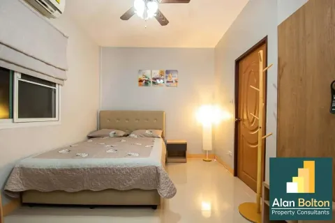 Casa de 6 dormitorios en Pattaya, Tailandia № 210540 - foto 13