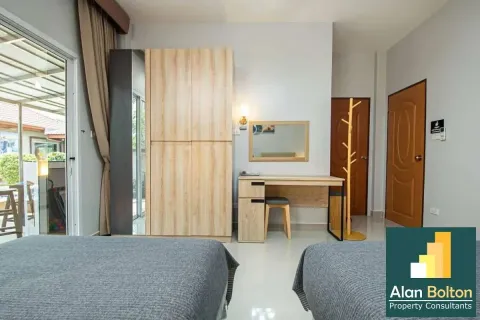 Casa de 6 dormitorios en Pattaya, Tailandia № 210540 - foto 8