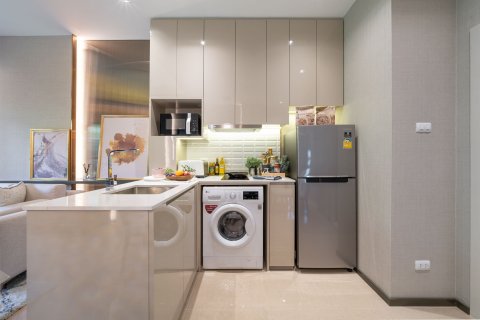 Condo in Bangkok, Thailand, 3 bedrooms  № 159649 - photo 7