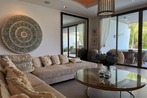 Condo in Bang Tao, Thailand, 2 bedrooms  № 134332 - photo 2