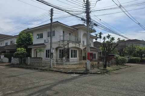 House in Chiang Mai, Thailand 6 bedrooms № 147951 - photo 2