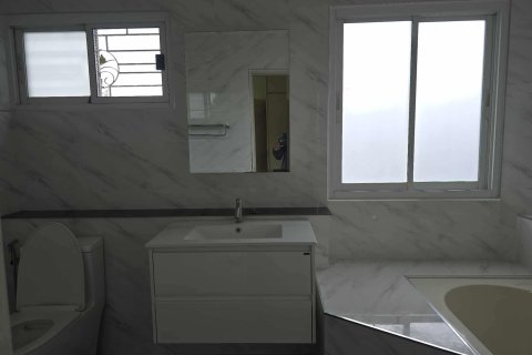 House in Chiang Mai, Thailand 6 bedrooms № 147951 - photo 6