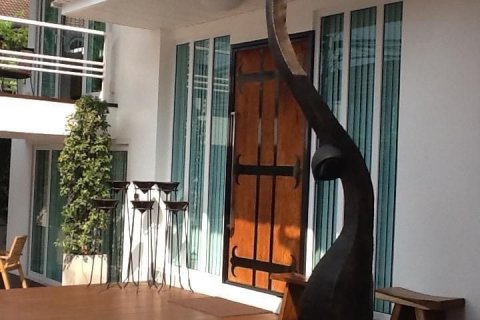 House in Din Daeng, Bangkok, Thailand 4 bedrooms № 135415 - photo 2