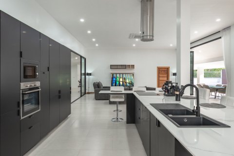 Вилла в Пхукете, Таиланд с 4 спальнями  № 141807 - фото 15