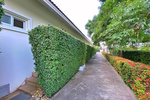 Townhouse in Hua Hin, Thailand 1 bedroom № 205683 - photo 28