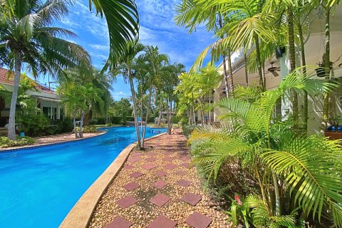Townhouse in Hua Hin, Thailand 1 bedroom № 205683 - photo 3