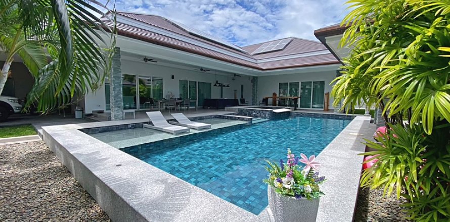 Villa in Hua Hin, Thailand 3 bedrooms № 205680