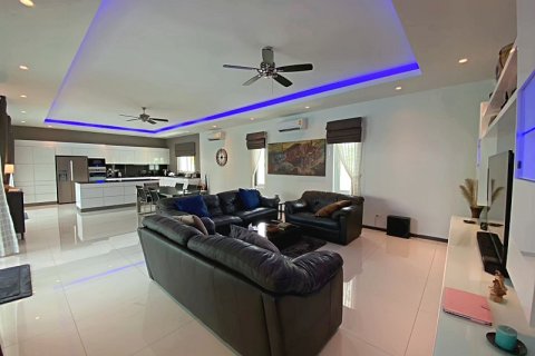 Villa in Hua Hin, Thailand 3 bedrooms № 205680 - photo 22