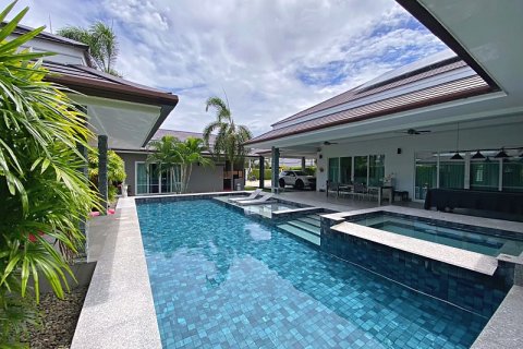 Villa in Hua Hin, Thailand 3 bedrooms № 205680 - photo 7