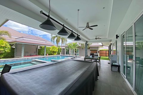 Villa in Hua Hin, Thailand 3 bedrooms № 205680 - photo 9