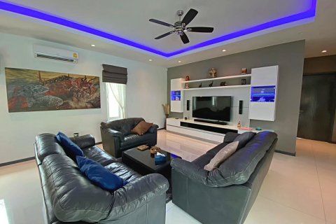 Villa in Hua Hin, Thailand 3 bedrooms № 205680 - photo 20