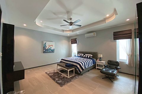 Villa in Hua Hin, Thailand 3 bedrooms № 205680 - photo 25