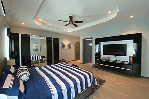 Villa in Hua Hin, Thailand 3 bedrooms № 205680 - photo 27