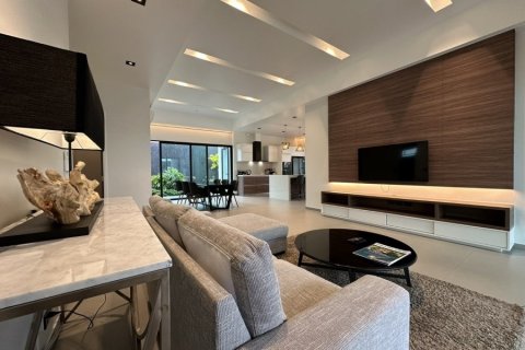 Villa in Hua Hin, Thailand 3 bedrooms № 205684 - photo 4