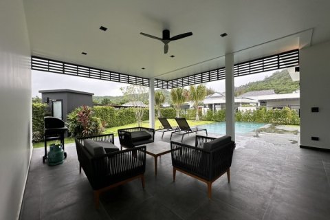 Villa in Hua Hin, Thailand 3 bedrooms № 205684 - photo 2