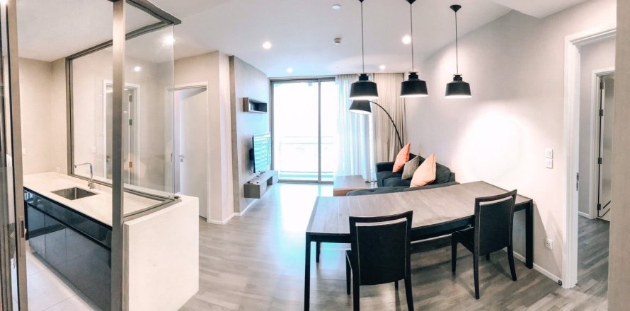 Condo in Watthana, Bangkok, Thailand, 2 bedrooms № 138146