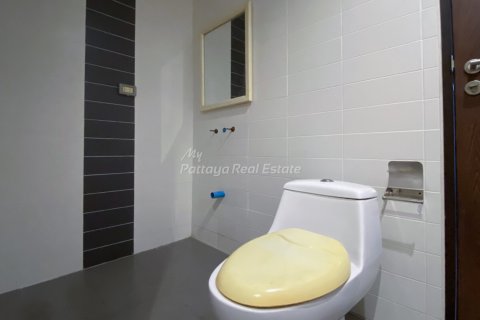 Condo in Bang Lamung, Thailand, 3 bedrooms № 154498 - photo 14