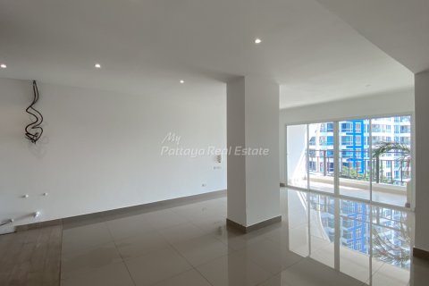 Condo in Bang Lamung, Thailand, 3 bedrooms № 154498 - photo 6