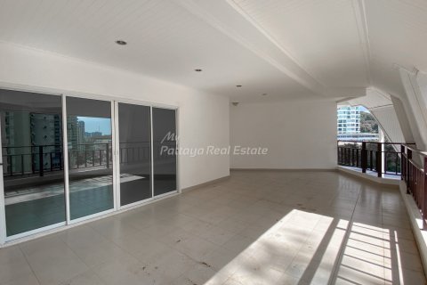 Condo in Bang Lamung, Thailand, 3 bedrooms № 154498 - photo 24