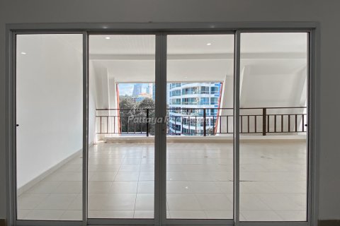 Condo in Bang Lamung, Thailand, 3 bedrooms № 154498 - photo 4