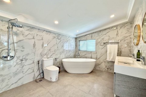 Maison à Pattaya, Thaïlande 4 chambres № 154495 - photo 21