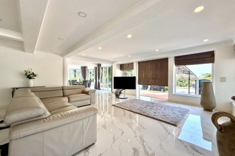 Maison à Pattaya, Thaïlande 4 chambres № 154495 - photo 12