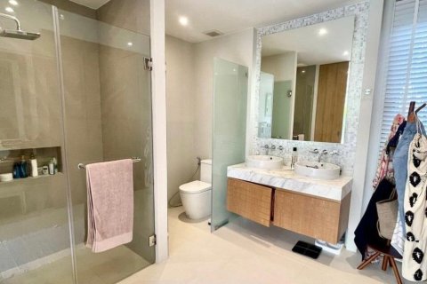 Villa in Phuket, Thailand 3 bedrooms № 140863 - photo 15