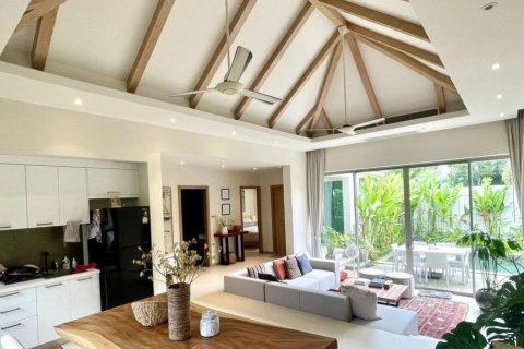 Villa in Phuket, Thailand 3 bedrooms № 140863 - photo 11