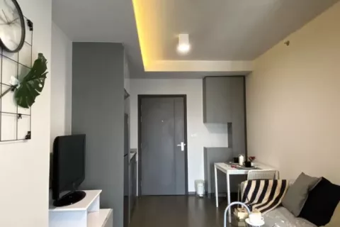 Studio in the Condo in Phra Khanong, Bangkok, Thailand  № 140869 - photo 3