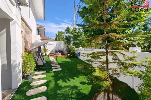 Casa de 3 dormitorios en Pattaya, Tailandia № 212529 - foto 2