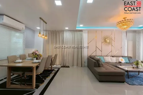 Casa de 3 dormitorios en Pattaya, Tailandia № 212529 - foto 15