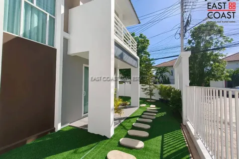 Casa de 3 dormitorios en Pattaya, Tailandia № 212529 - foto 7