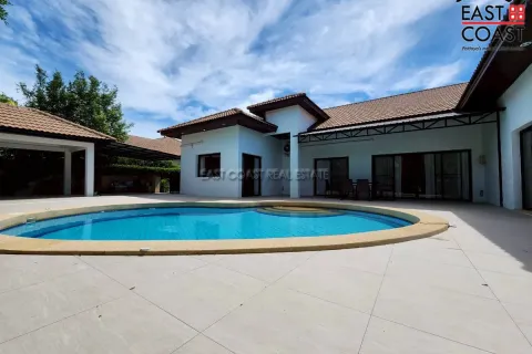 Casa de 4 dormitorios en Pattaya, Tailandia № 212528 - foto 11