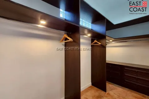 Casa de 4 dormitorios en Pattaya, Tailandia № 212528 - foto 7