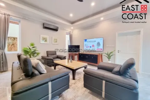 Casa de 4 dormitorios en Pattaya, Tailandia № 212531 - foto 13